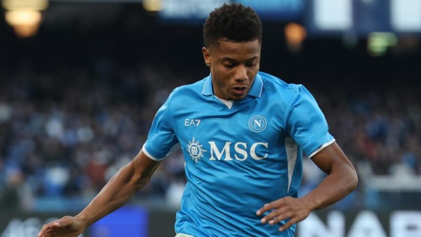 Napoli, Neres infortunato, lesione muscolare. Quando rientra: rischia l'Inter