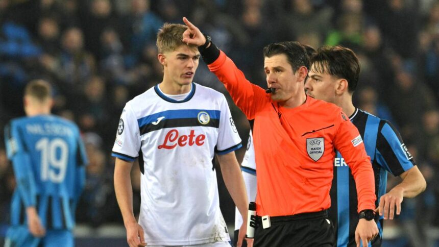 Arbitri, errori e polemiche in Serie A e in Europa. Il commento di Agresti sulla Gazzetta