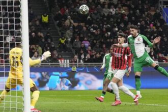 Milan-Feyenoord 1-1, gol di Gimenez e Carranza, rosso a Theo