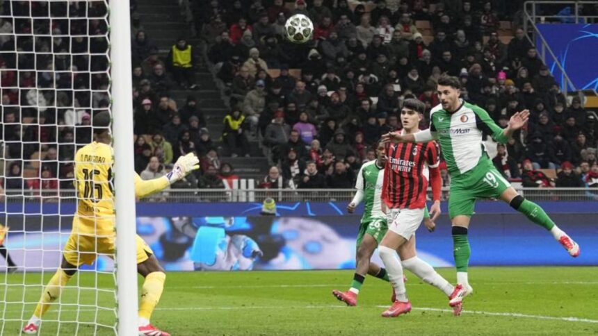Milan-Feyenoord 1-1, gol di Gimenez e Carranza, rosso a Theo