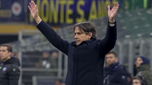 Palladino accusa gli arbitri, Inzaghi si prende la rivincita e il web esplode