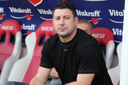 Milan Futuro, la sconfitta con la Lucchese può costare la panchina a Bonera e per i tifosi è un progetto fallito