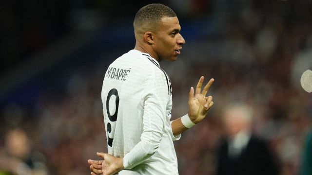 Champions, Mbappé firma Real-Manchester City e l’eliminazione choc di Guardiola. Kvara gol in Psg-Brest