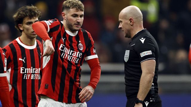 l’errore dell’arbitro che è costato il primo giallo a Theo