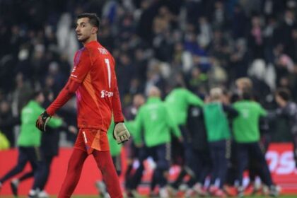 la foto da “meme” al gol di Thuram poi i “figli di p….” nel post. Lo spogliatoio ribolle