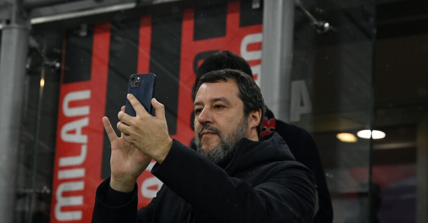 Salvini: "In Serie A troppi stranieri scarsi. Sullo stadio del Milan..."