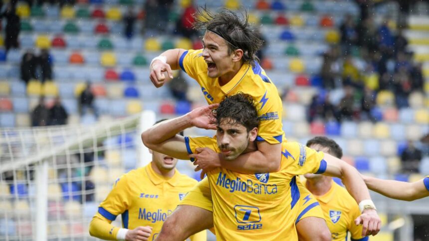 Serie B, la classifica dei tifosi: comanda il Frosinone, il Sassuolo capolista è penultimo