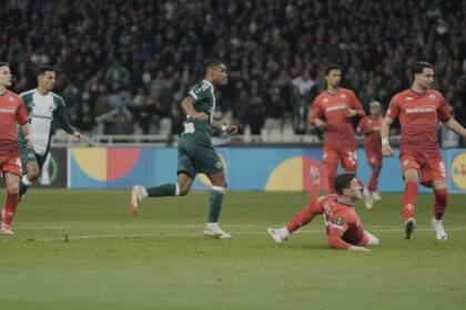 Panathinaikos-Fiorentina 3-2: gol di Swiderski, Maksimovic, Beltran, Fagioli e Tete