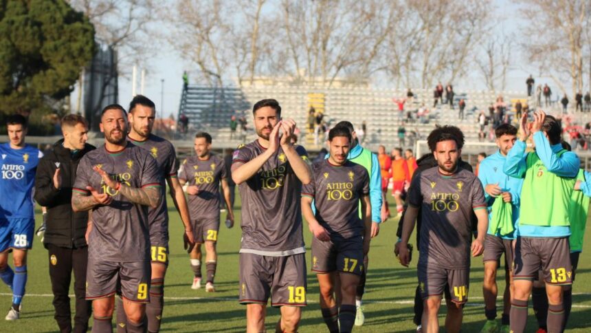 Serie C, La Ternana non molla: blitz a Rimini e -4 dalla vetta Entella. Avellino poker
