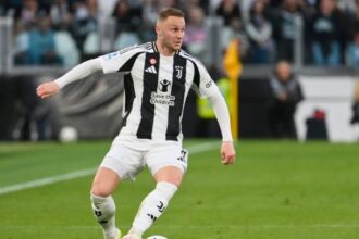 fischi per Koopmeiners, Vlahovic non convince. Attacchi a Giuntoli