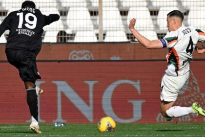 un rigore al 95' beffa Fabregas, Ayroldi severissimo