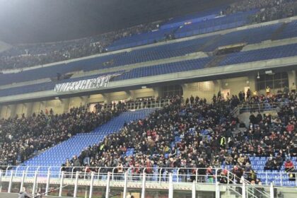 i cori della Curva Sud e il messaggio alla squadra contro la Lazio