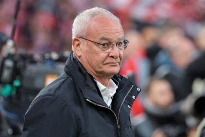 Roma, Ranieri ci ripensa sul rosso a Hummels: l’elegante commento sull’arbitro Turpin