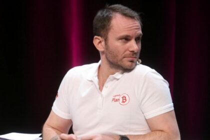 il Ceo di Thether lancia l’acronimo “MJGA” e sogna la coppia Zidane-Del Piero