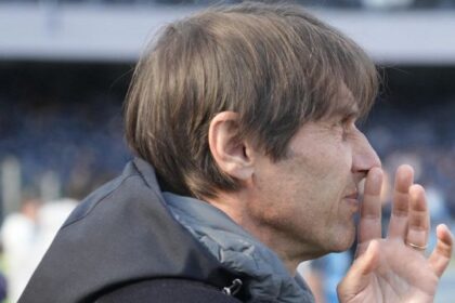 De Laurentiis si muove per accontentare Conte, ma l’idea Gatti fa infuriare i tifosi