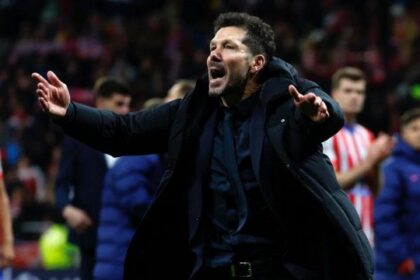 Atletico Madrid, Simeone una furia in conferenza: “Alzate la mano se l’avete visto”. E Courtois risponde: “Piangono sempre”