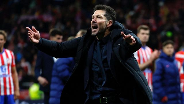 Atletico Madrid, Simeone una furia in conferenza: “Alzate la mano se l’avete visto”. E Courtois risponde: “Piangono sempre”