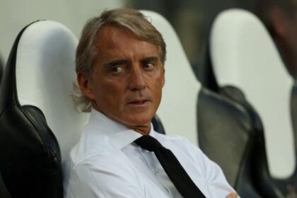 “Un contratto di tre mesi…”. E apre le porte al Milan