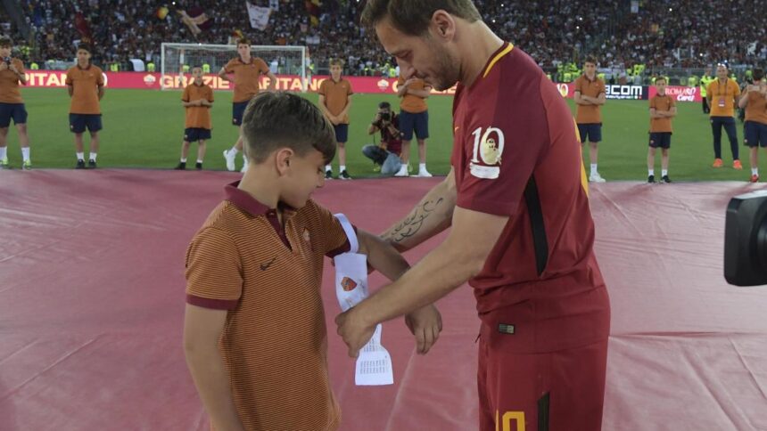 Almaviva, il bambino a cui Totti diede la fascia nel giorno dell'addio stella in Primavera