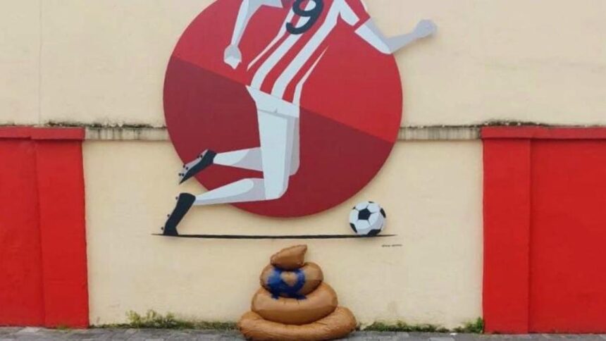 Vicenza, murale di Paolo Rossi oltraggiato allo stadio Menti