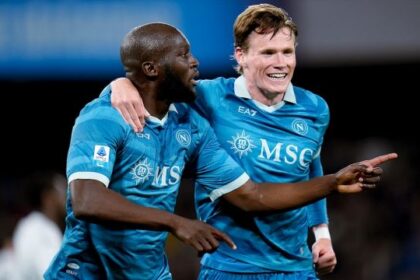 Lukaku gol e assist, ciclone McTominay. Sprazzi di Esposito