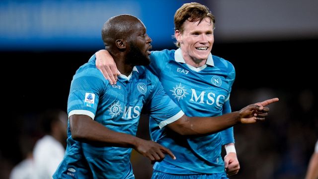 Lukaku gol e assist, ciclone McTominay. Sprazzi di Esposito