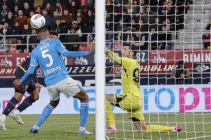 Il Napoli di Conte ha un difetto: dura solo un tempo. Bologna stavolta fa un favore a Inzaghi: la rabbia dei tifosi