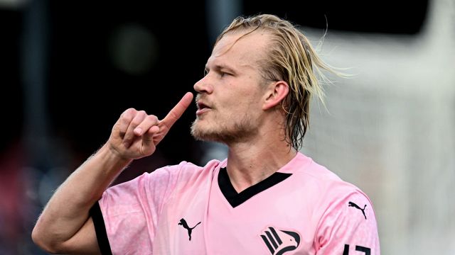 Serie B, il Palermo del bomber Pohjanpalo rovina la festa promozione al Sassuolo. Gol a raffica anche tra Catanzaro e Bari