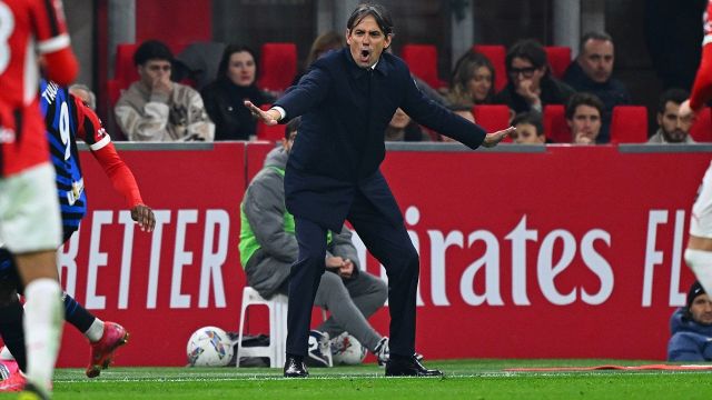 dopo la squalifica, il tecnico ci ricasca e Theo deve dribblarlo