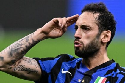 guizzo di Abraham poi la vendetta di Calhanoglu, male Pulisic e Frattesi, ok Maignan