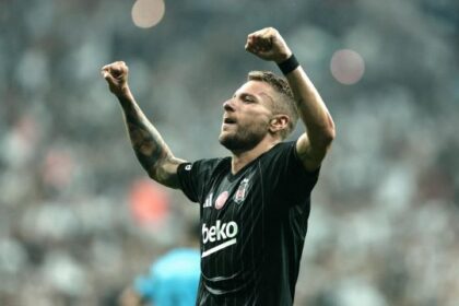 il tris con cui eguaglia Okaka e Balotelli. Il Besiktas lo scarica, Torino e Genoa ci pensano