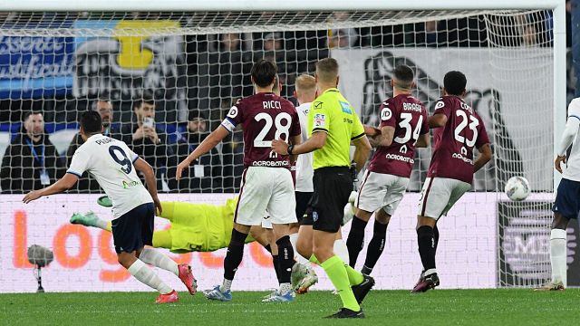 Massa confuso, rigore negato, poi estrae sette gialli ma sono pochi