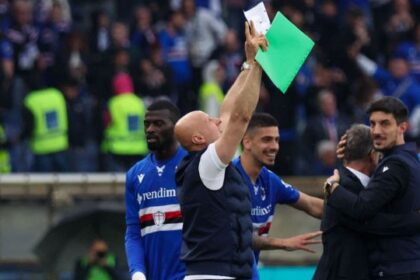 i tifosi abbracciano Mancini e soci. E Lombardo non dimentica Vialli 