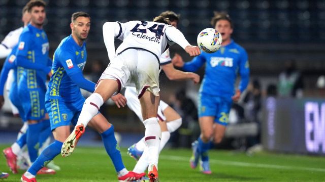 Bologna-Empoli, moviola: abbaglio del Var e arbitro permissivo: la rabbia dei tifosi