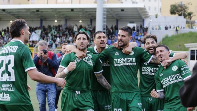 Avellino aritmeticamente in Serie B! Juve Next Gen ai playoff, Padova-Vicenza ultimo atto