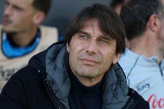 il tecnico ha chiesto otto rinforzi a De Laurentiis per restare