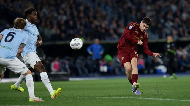 Romagnoli gol, Soulé fa il Dybala nel derby, Svilar è immenso, Pellegrini flop