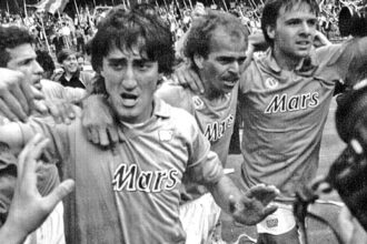 De Napoli: "Conte è una garanzia, il Napoli non scenderà dal trono..."