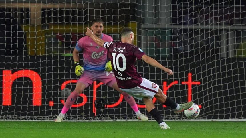 Torino-Venezia 1-1, gol di Kike Perez e Vlasic su rigore