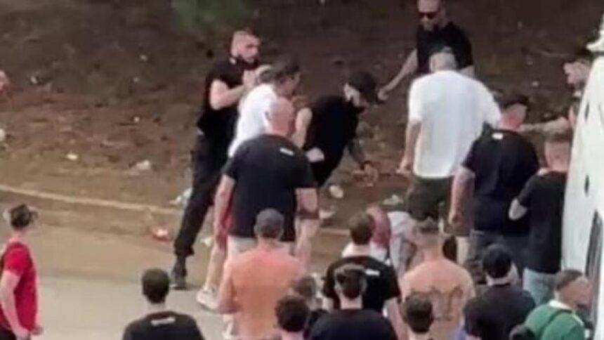 Bari, tre arresti per la rissa all'esterno dello stadio: fra loro anche il padre del bambi