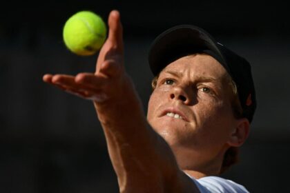 Sinner-Navone davanti a Lazio-Juventus: il tennis supera lo spareggio champions
