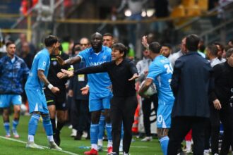 Conte dopo Parma-Napoli: "Abbiamo l'osso in bocca, non molliamolo"