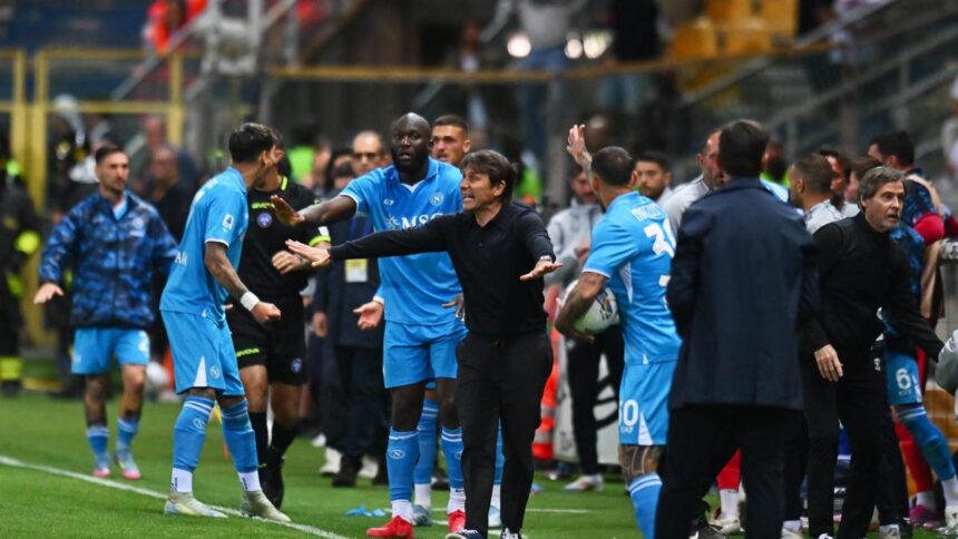 Conte dopo Parma-Napoli: "Abbiamo l'osso in bocca, non molliamolo"
