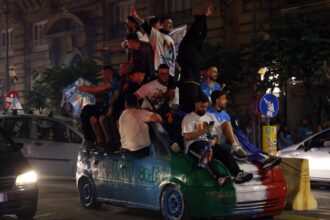 Napoli: feriti e arresti e incidenti durante la festa per lo scudetto