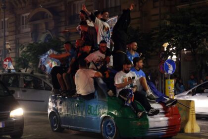 Napoli: feriti e arresti e incidenti durante la festa per lo scudetto