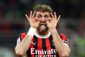 solito Orsolini poi Gimenez e Pulisic la ribaltano. Champions più lontana per i rossoblù