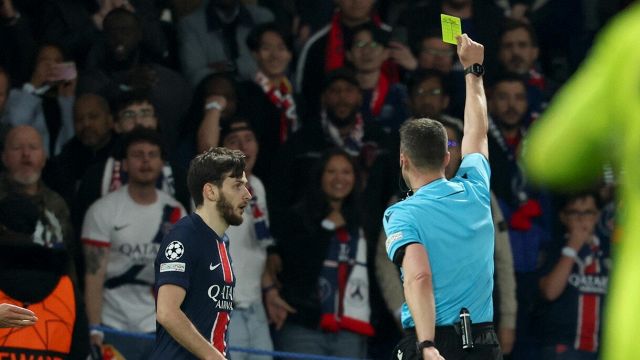 il Var manda nel panico i tifosi, il gol annullato e le polemiche sui rigori