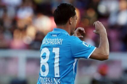 Raspadori e difesa avvicinano Conte allo scudetto. Lobotka preoccupa