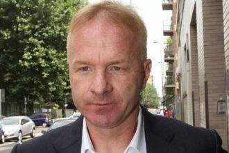 il mercato, gli obiettivi e le coincidenze con il figlio e l'esordio