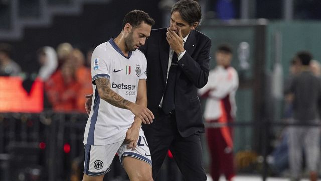 Inter, squalifica soft Inzaghi e Calhanoglu per caso curve scatena la bufera sul web